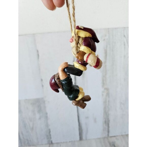 BP? 2001 Santa Candy Cane swing elf ornament Xmas tree - Picture 1 of 8